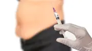هل حقن التخسيس بديل آمن لعمليات التكميم؟ تجربة غادة عادل تثير الجدل