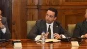 نائب يحذر من تحويل المتعثرين إلى مصدر ربح في التمويل الاستهلاكي