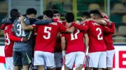 الأهلي يقرر تطبيق سقف رواتب على اللاعبين الجدد فقط لحل أزمة غرفة الملابس