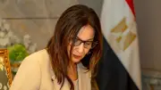 وزيرة الثقافة تجتمع مع قيادات الوزارة لبحث خطة العمل المقبلة