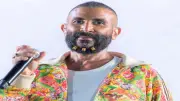 أحمد سعد يبرر إطلالاته الغريبة: لما لبست طبيعي مكنش ليا وجود
