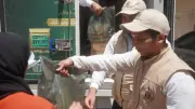 بيت الزكاة يوزع لحوم الأضاحي على عشرات آلاف الأسر في الصعيد