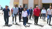 محافظ البحيرة تتفقد مجمع فرهاش السكني وتوجه بسرعة التنفيذ