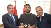 محافظ بورسعيد يكافئ لاعبي المصري بعد التتويج بكأس عاصمة مصر