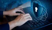خلل تقني يهدد شبكات الاتصالات في المؤسسات الحكومية والخاصة