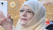 شمس البارودي تتوعد منتحلي شخصيتها على فيسبوك بالملاحقة القانونية