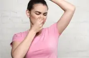 كيف تتخلصين من رائحة العرق الكريهة في الصيف بسهولة؟