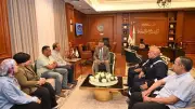 محافظ جنوب سيناء يناقش تعزيز التعاون التنموي بين بتروبل ومركز بحوث الصحراء