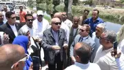محافظ الأقصر يتفقد انهيار طريق إسنا ويقرر التنسيق مع كلية الهندسة
