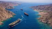 هرمز بين روايتين: بيانات ملاحية تكشف حركة السفن بعد الضربات الأمريكية