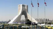 مفاوضون قطريون يغادرون طهران بعد محادثات مع إيران بشأن اتفاق أمريكي