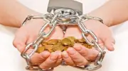 هل يُحاسب الإنسان على ديون نسيها بعد السداد؟ أمين الفتوى يجيب