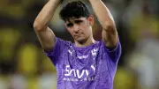 ياسين بونو يحفظ كبرياء الهلال برقم قياسي في موسم الانتقادات