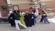 القبض على ولية أمر اعتدت على معلمة في لجنة امتحانات بالشرقية