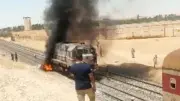 تصادم قطار بسيارة ملاكي في السويس يتسبب في حريق وتوقف الحركة