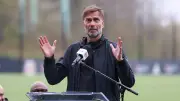 كلوب يهاجم المكسيك وجنوب إفريقيا: أداء تكتيكي سيئ في افتتاحية كأس العالم