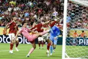 ماضي أشرف داري يثير المخاوف في الأهلي قبل مباراة الهلال