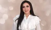 آية عبدالله تلمس القلوب بأغنية مؤثرة إهداء لروح والدها الراحل