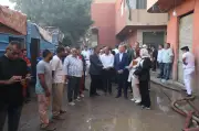 محافظة القاهرة تنفي وجود محتجزين أو مفقودين في منازل حريق عزبة خير الله