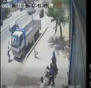 ضبط عامل تعدى على قائد سيارة نقل بسبب ركنة في القاهرة