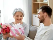 الاحتفال بعيد الأم يوماً واحداً لا يكفي: فيديو مؤثر يثير الجدل