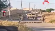 أطفال بلدة عابدين بسوريا يقطعون الطريق بالحجارة اعتراضًا على توغل إسرائيلي