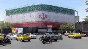 CNN تكشف مسودة اتفاق أمريكا وإيران لوقف الحرب ورفع العقوبات وفتح مضيق هرمز