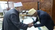 وزير خارجية جزر القمر يبعث رسالة شكر للإمام الطيب ويدعوه لزيارة بلاده