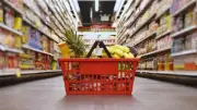 التمويل الاستهلاكي يُسقط 65% من المصريين في الديون.. خبراء: يعزز الشمول المالي وينشط الأسواق.. والرقابة ضرورة للحد من المديونية والتعثر