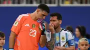 جدل في مونديال 2026: طرد ألميرون لتغطية فمه وإفلات ميسي يثير التساؤلات