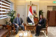 وزيرة التنمية المحلية تتابع مع محافظ الجيزة مشروعات حياة كريمة والمخلفات الصلبة
