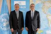 وزير السياحة والآثار يبحث مع مدير اليونسكو تعزيز حماية التراث الثقافي