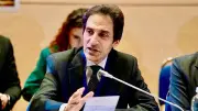 بسام راضي يبحث مع رئيس لجنة الدفاع بالشيوخ الإيطالي الأوضاع الأمنية