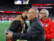 اللجنة المصرية بغزة تهتف لمصر احتفالاً بالتأهل إلى دور الـ32 بكأس العالم
