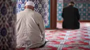 الإفتاء توضح حكم الدعاء بعد التشهد الأخير في الصلاة وأفضل الأدعية