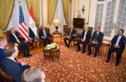 وزير الخارجية يبحث مع كبير مستشاري الرئيس الأمريكي التطورات الإقليمية