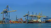 النقل تنفي استحواذ الإماراتيين على الإسكندرية لتداول الحاويات
