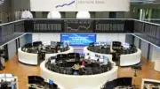 مؤشر ستوكس 600 الأوروبي يهبط طفيفاً مع أداء متباين للأسواق والقطاعات