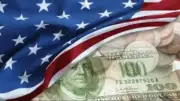 خبراء يحذرون: التضخم في أمريكا مستمر رغم فتح مضيق هرمز