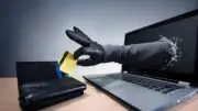 مذيعة شهيرة تقع ضحية نصب إلكتروني وسحب 69 ألف جنيه من حسابها