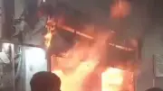 حريق بمحل فطائر في أرمنت الوابورات بالأقصر والحماية المدنية تسيطر