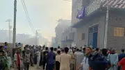 حريق يلتهم 8 منازل في قرية دير شو بأسيوط والجهود مستمرة للسيطرة