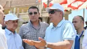 جمبلاط يلتقي مسئولي المقاولات ويتفقد مشروعات حياة كريمة بأسيوط ويؤكد سحب الأعمال من غير الملتزمين