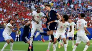 جوارديولا يتابع المغرب من المدرجات ويشعل التكهنات حول مستقبله