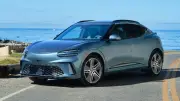 مواصفات جينيسيس GV60 Performance 2026 الكهربائية: 483 حصانًا ومدى طويل