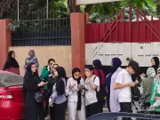 لجان الثانوية العامة تفتح أبوابها لتفتيش الطلاب قبل امتحان اللغة العربية