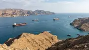 مسؤول بحري: مضيق هرمز مفتوح عبر مسارين فقط بعد اتفاق إيران وأمريكا