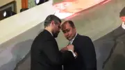 منح حسام زكي وسام التقدير الليبي.. والسفير يؤكد: تقليد إيجابي ورسالة تقدير