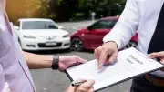 كيف تختار وثيقة تأمين السيارة المناسبة لك في 7 خطوات؟