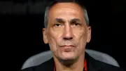 حسين عبدالغني يدافع عن دونيس رغم هزيمة السعودية أمام إسبانيا